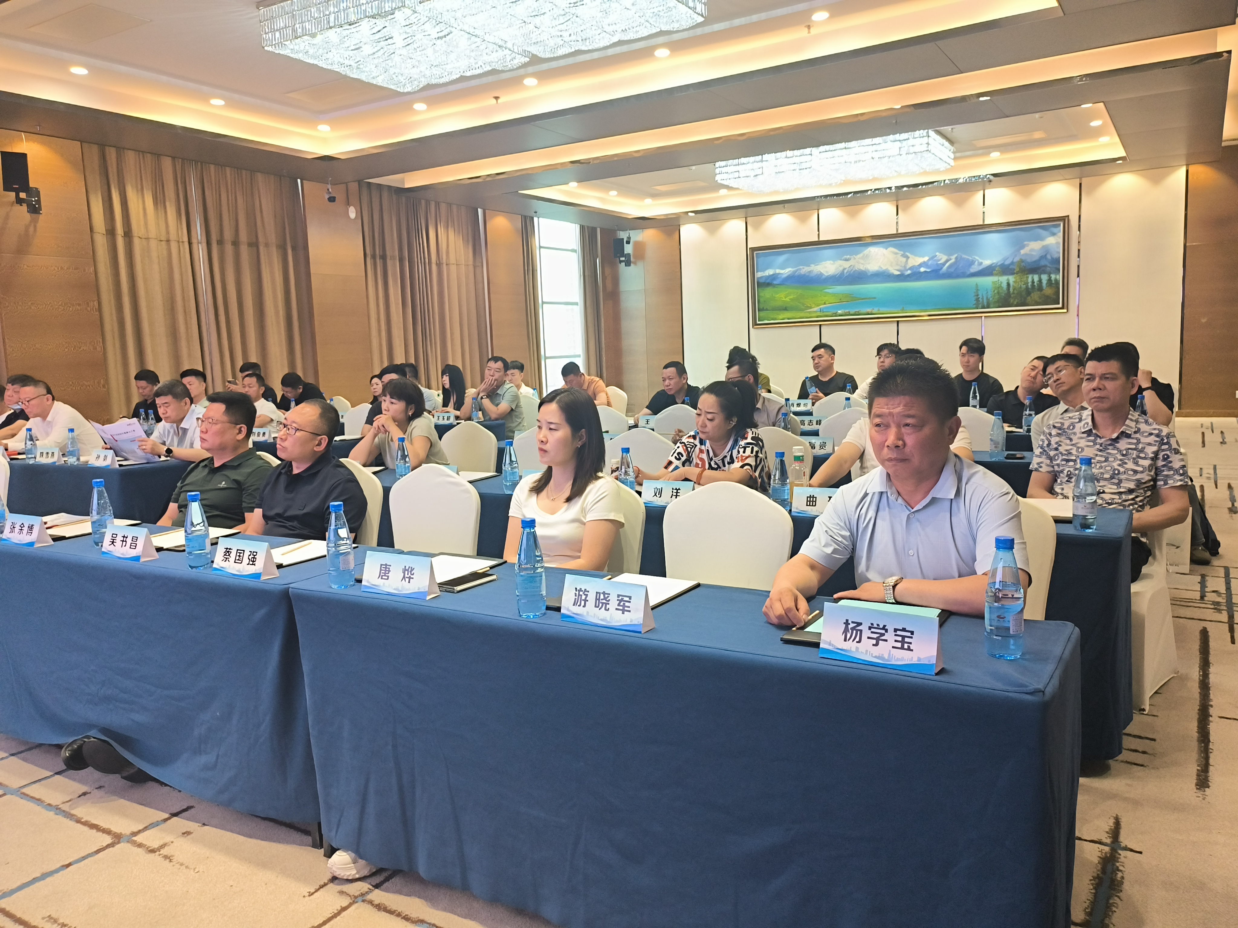 聚力西域・共赢新局    雷尼根新一代医用制氧机合伙人招商会——乌鲁木齐站圆满落幕